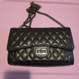 Elegant Black Quilted Chain Bag